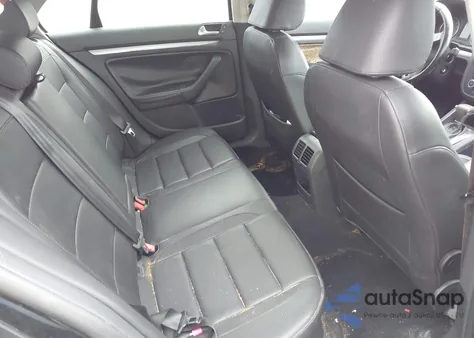 2010 Volkswagen Jetta Limited Edition from USA, damaged, VIN 3VWRX7AJ8AM115847